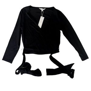 BB Dakota NWT black crossover front with wrap around tie XS